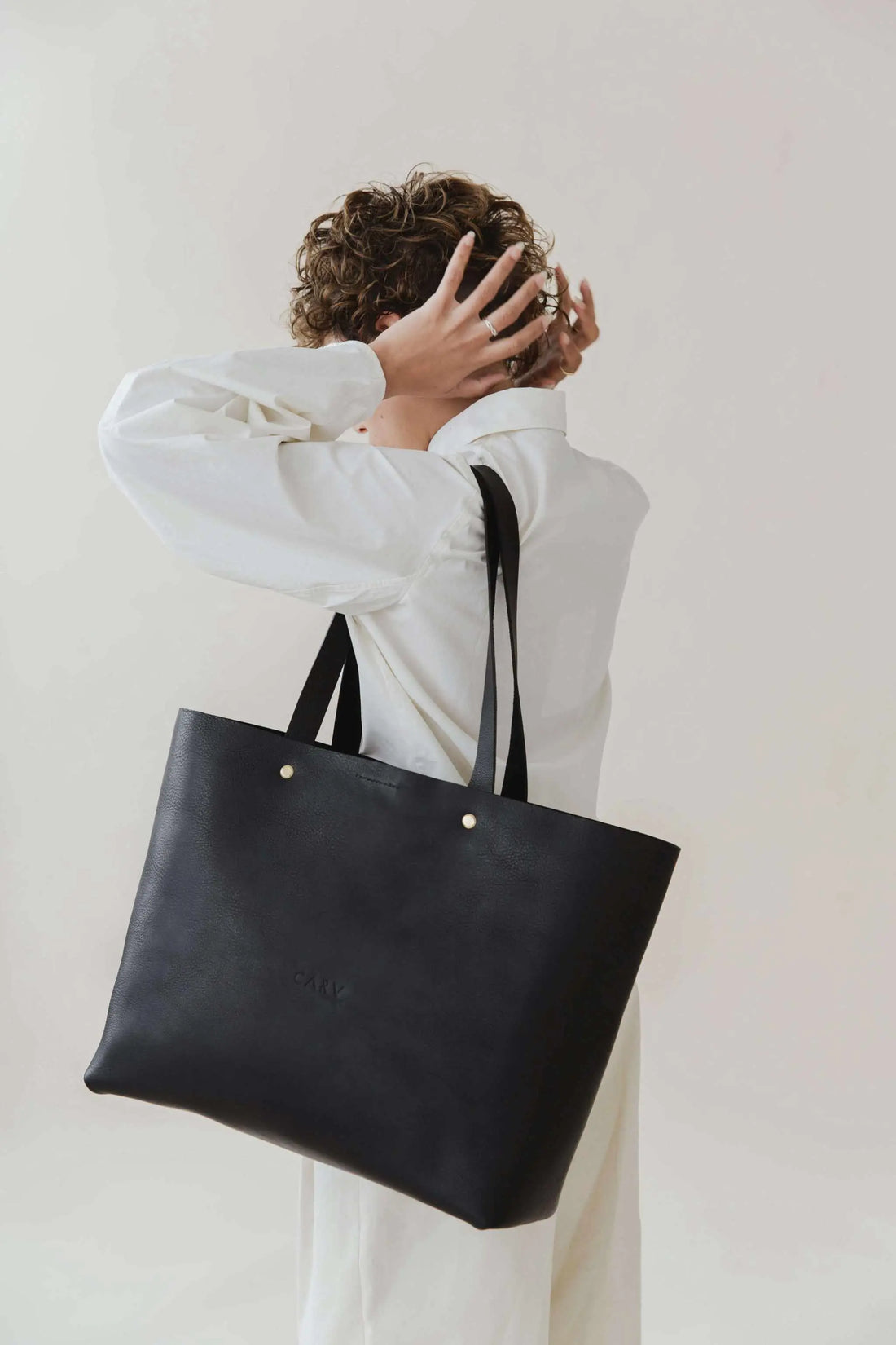 How to Pack Your Leather Tote Bag Like a Pro - CARV