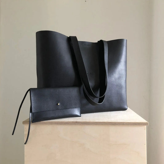 How-to-Spot-High-Quality-Leather-Tote-Bags-While-Shopping CARV